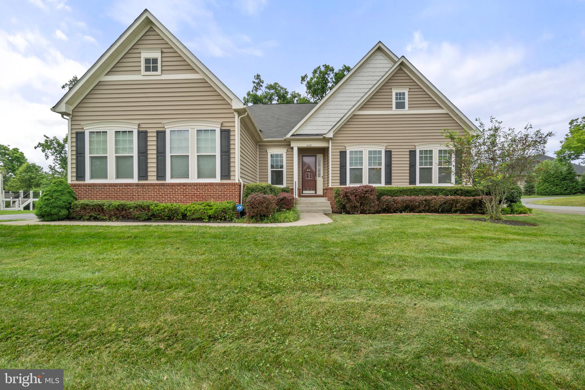 Real estate listing preview #1