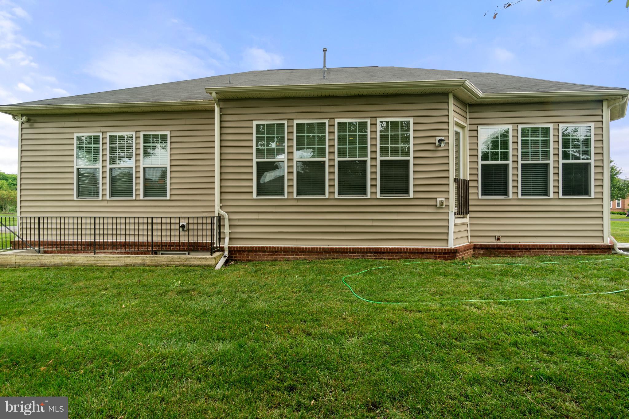 Real estate listing preview #3