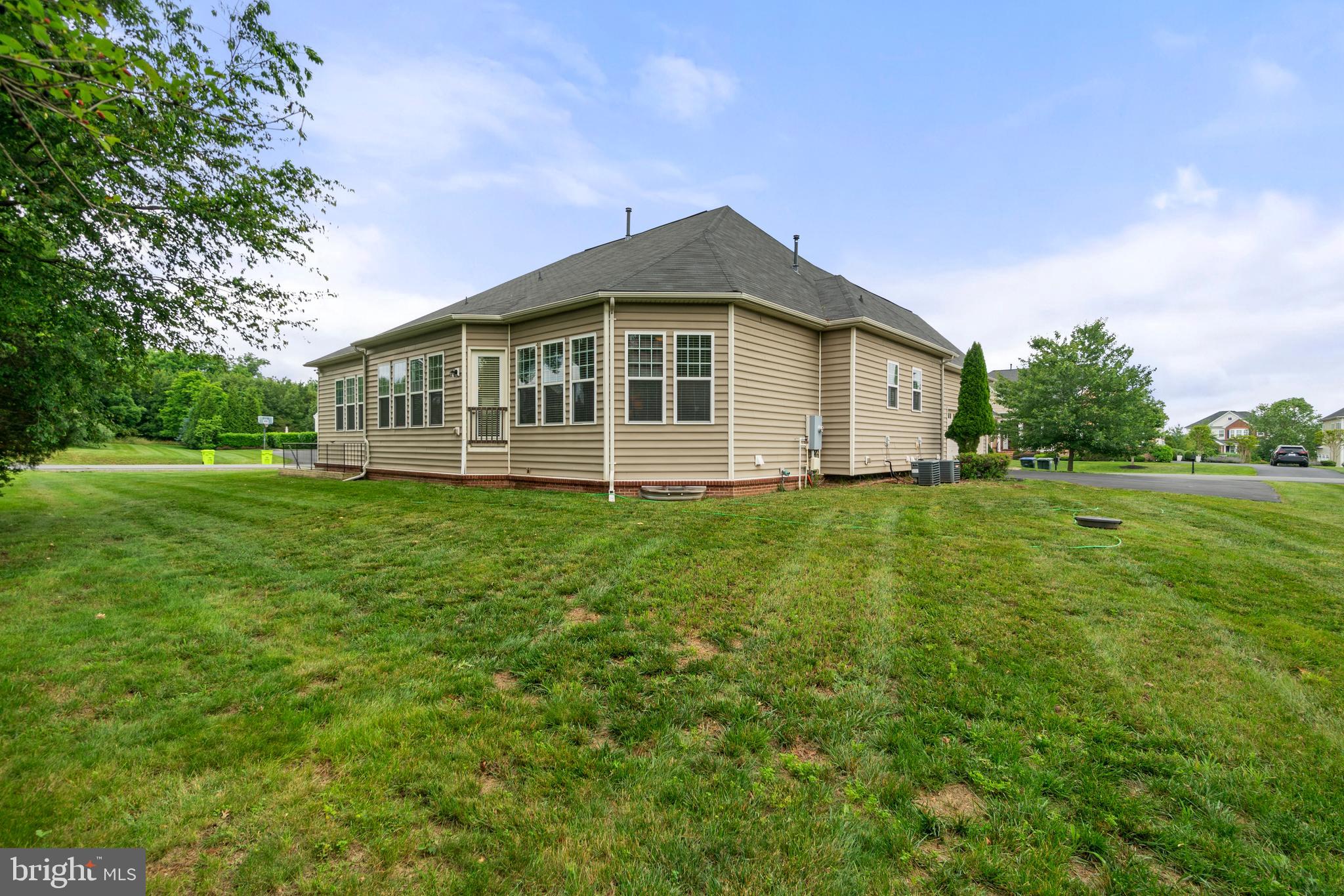 Real estate listing preview #5