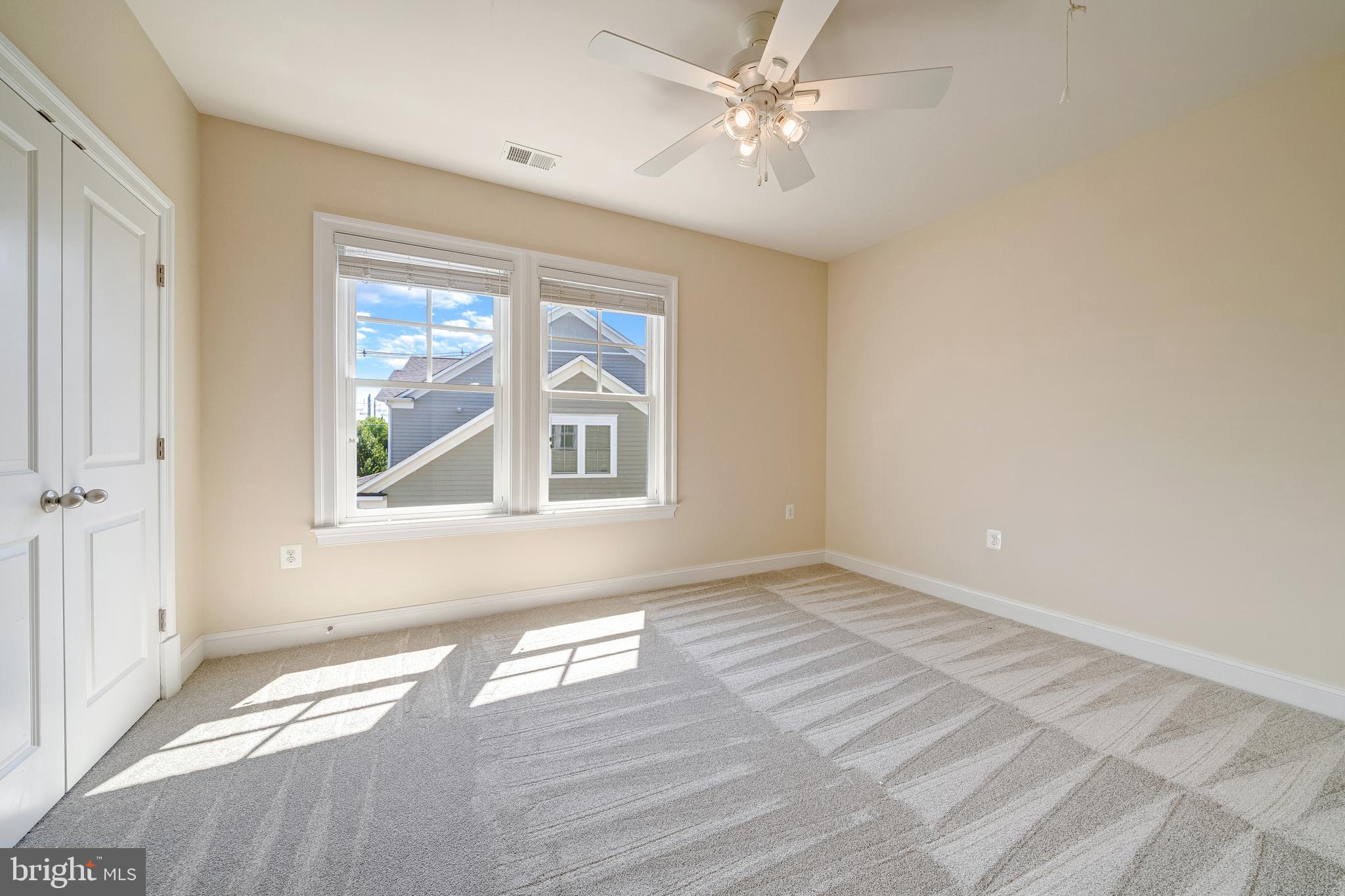 Real estate listing preview #32