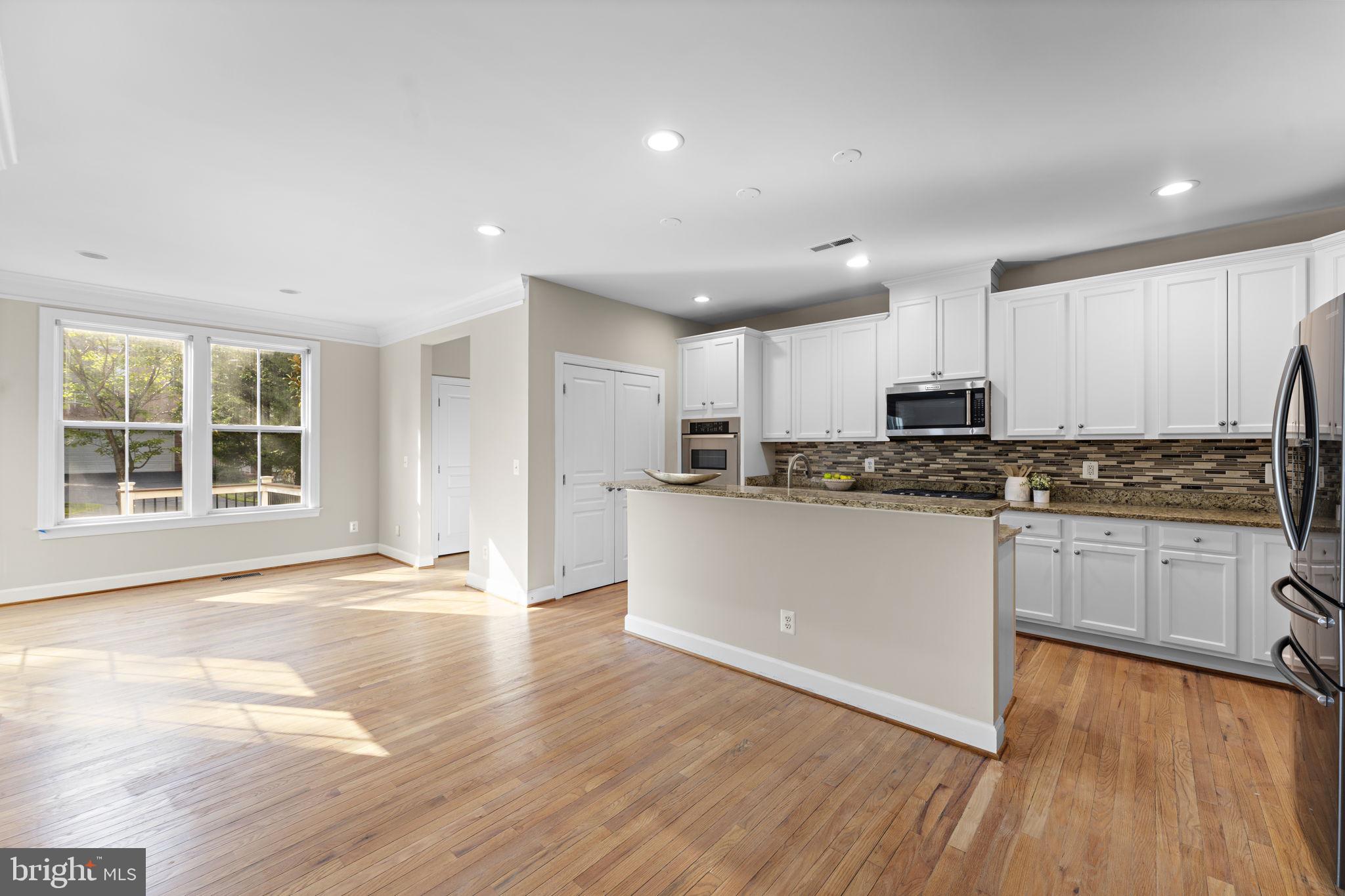 Real estate listing preview #25