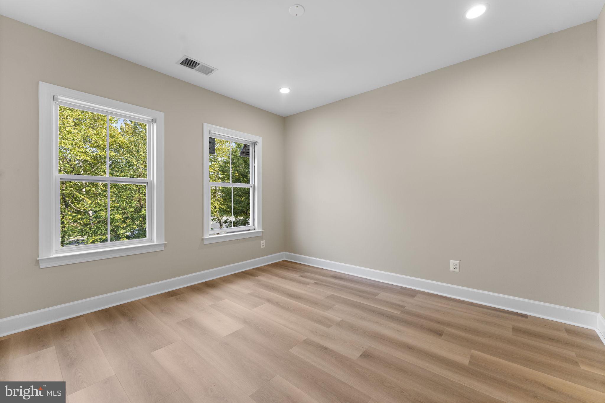 Real estate listing preview #35