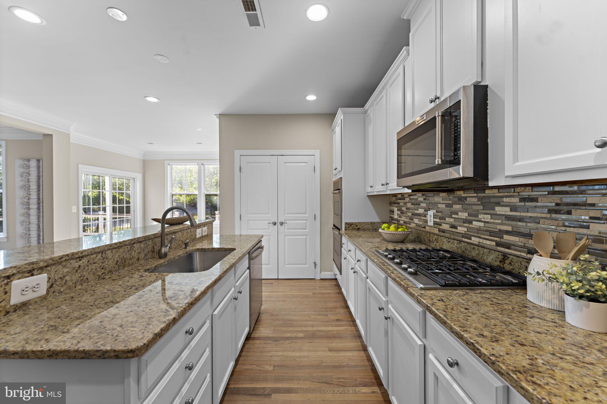 Real estate listing preview #24