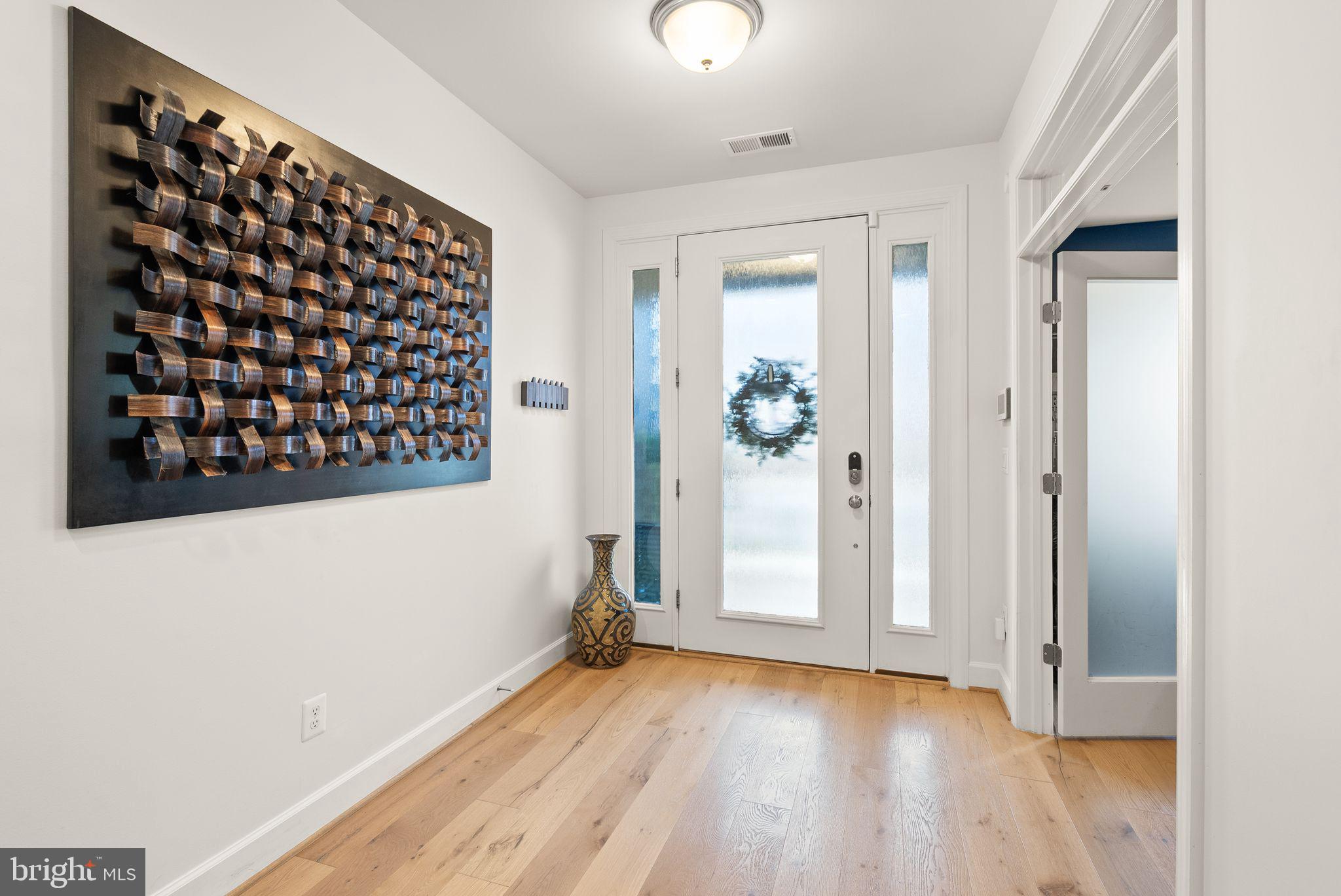 Real estate listing preview #5