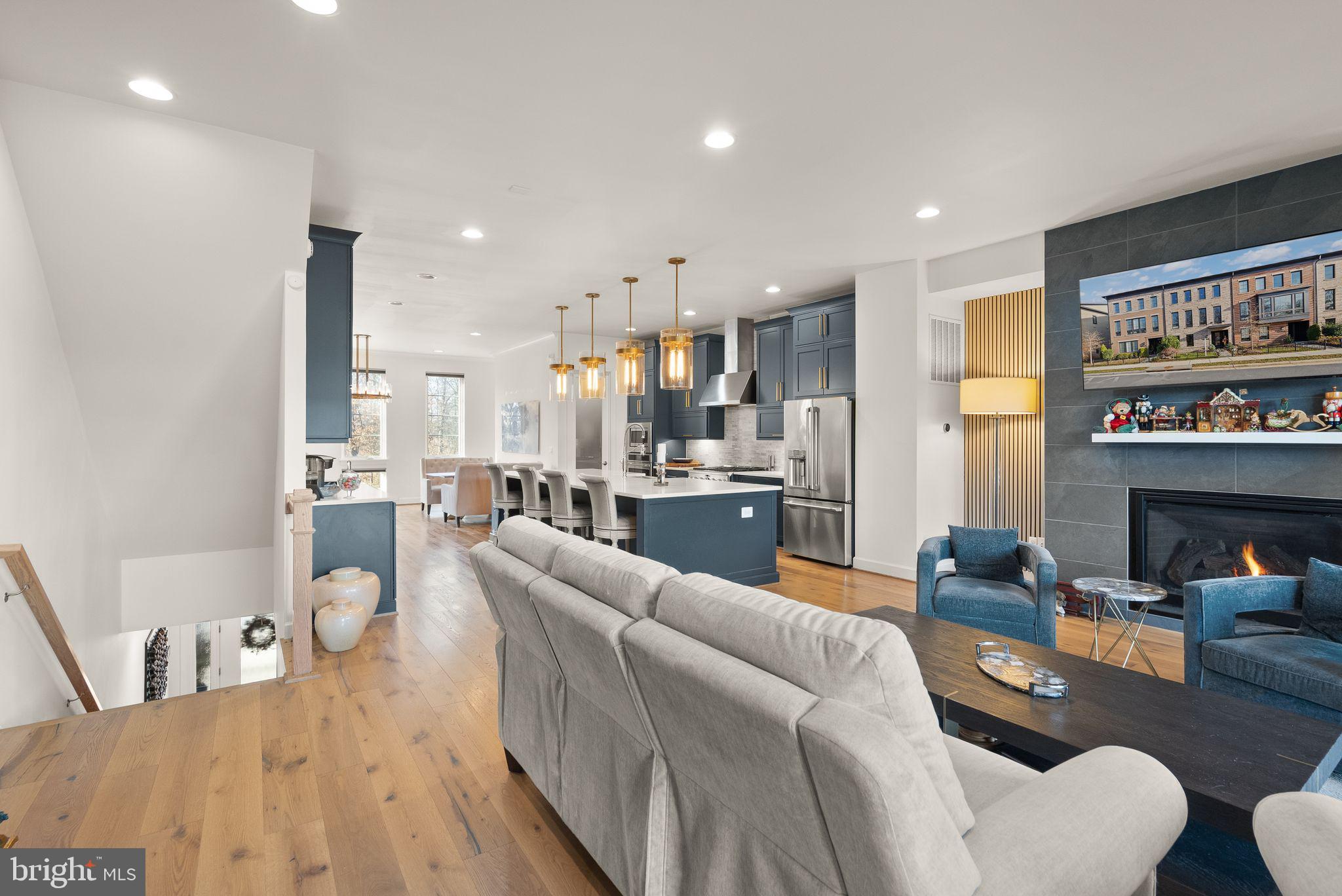 Real estate listing preview #14