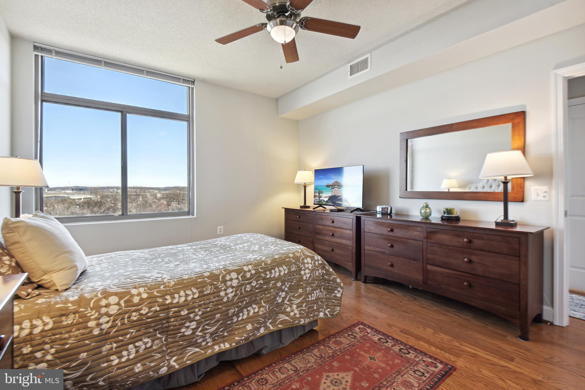 Real estate listing preview #24