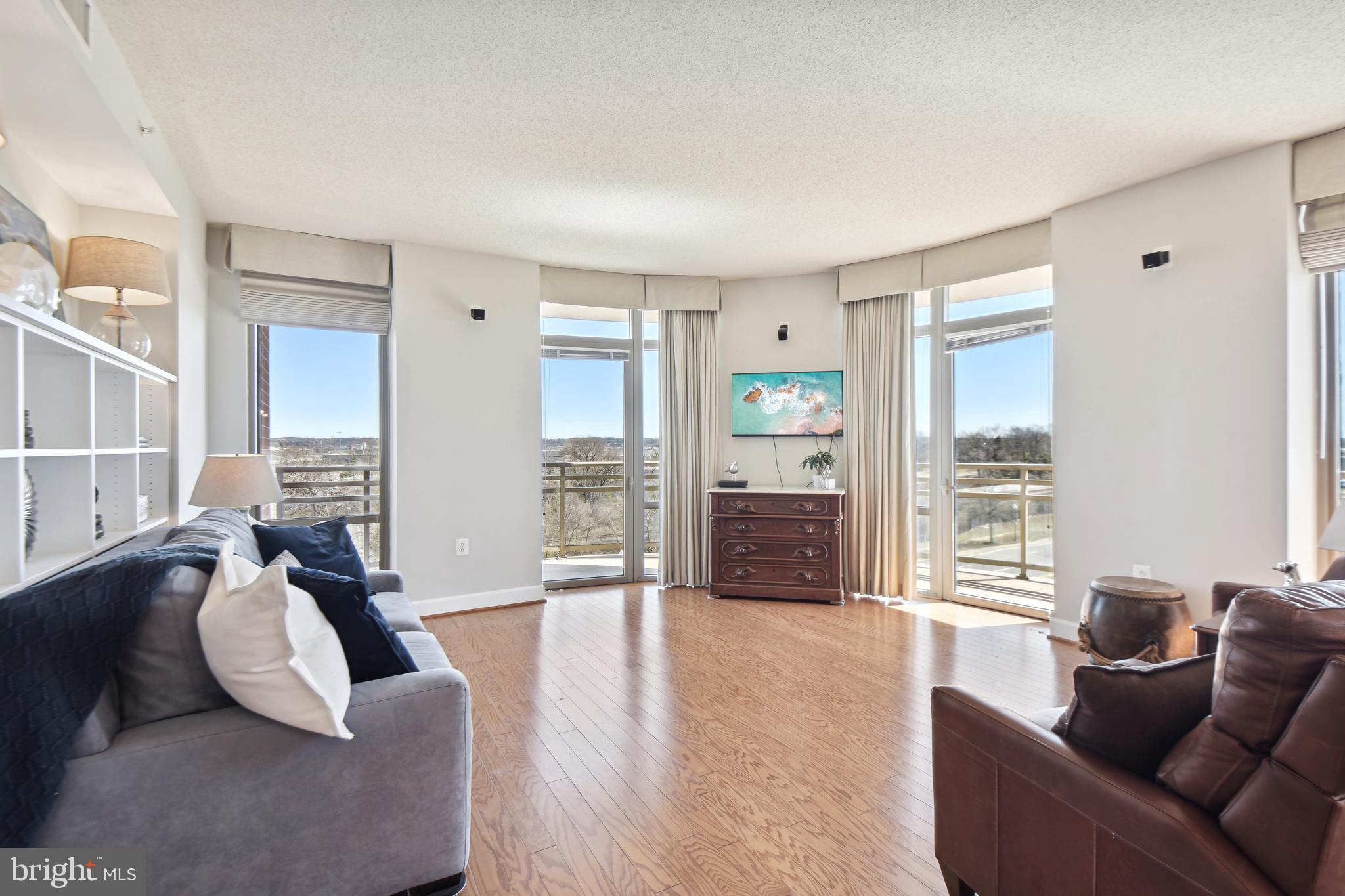 Real estate listing preview #8