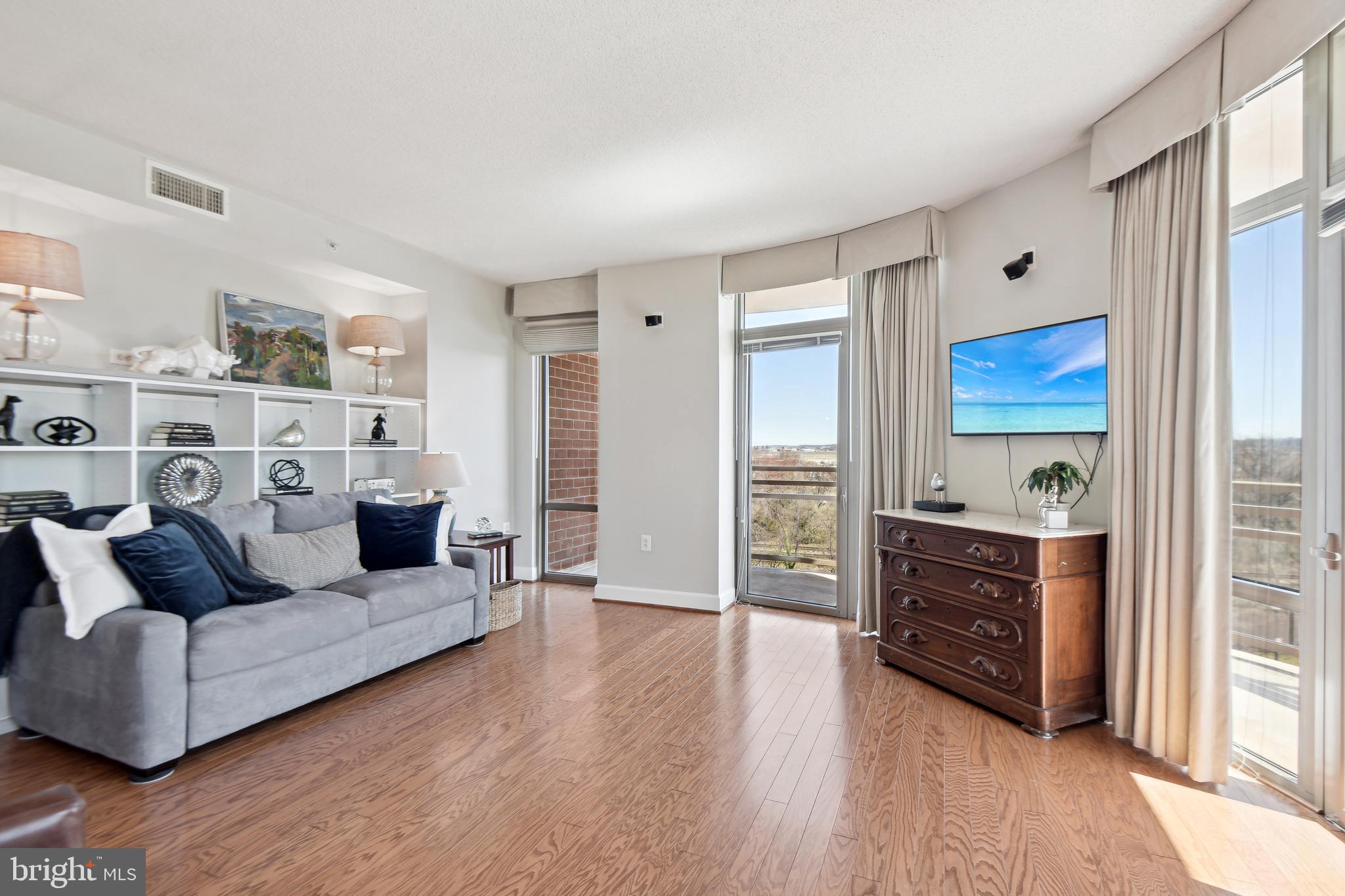 Real estate listing preview #9