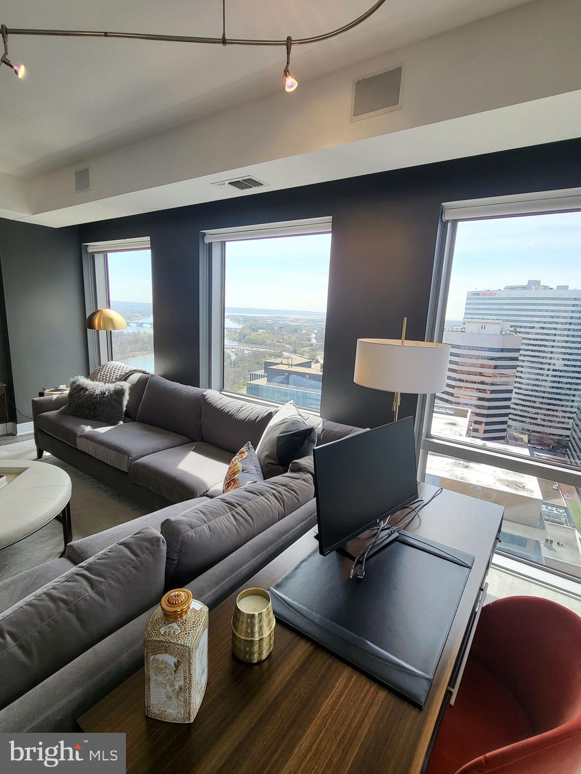 Real estate listing preview #18