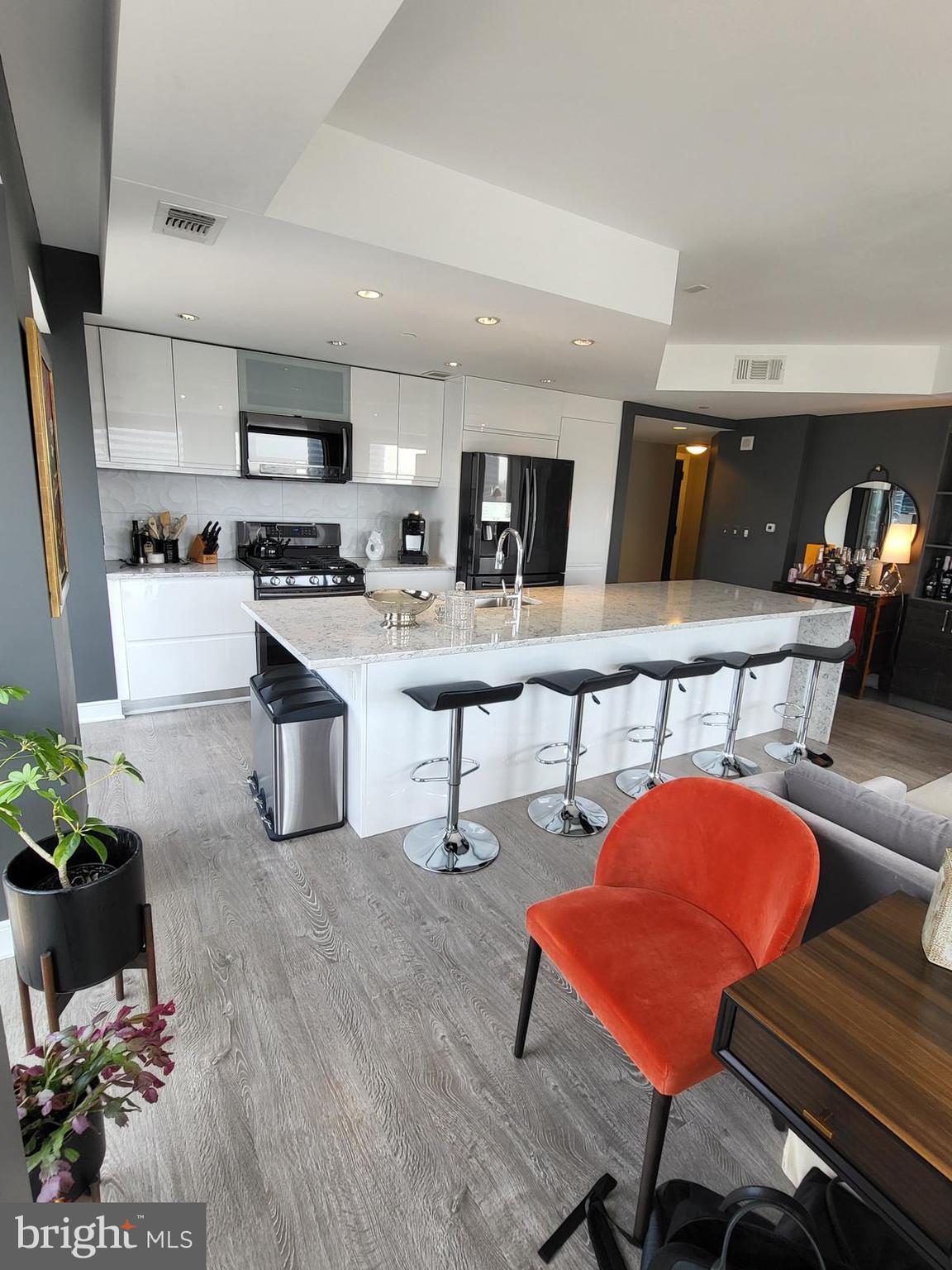 Real estate listing preview #1