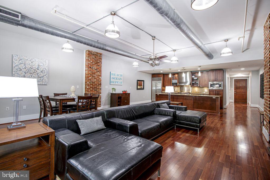 Real estate listing preview #4