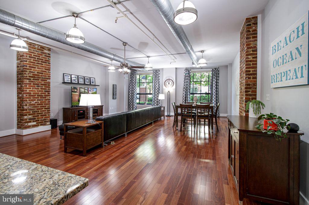 Real estate listing preview #2