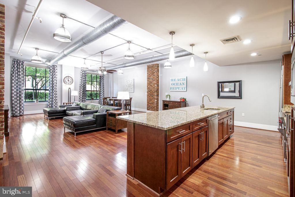 Real estate listing preview #3