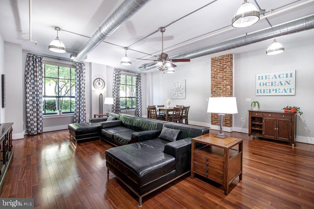 Real estate listing preview #8