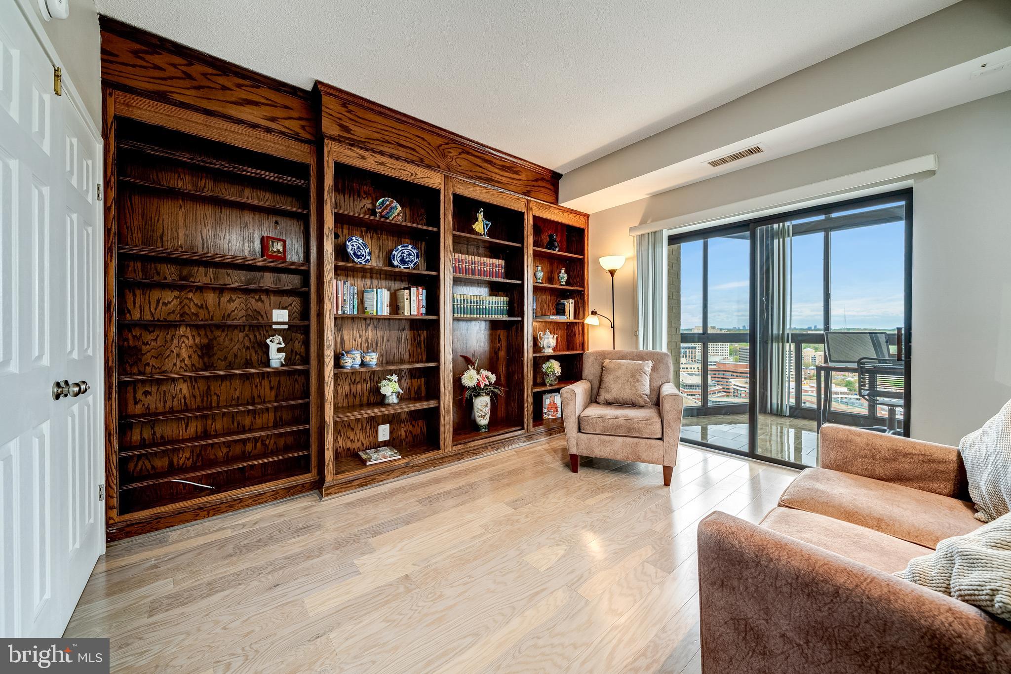 Real estate listing preview #12