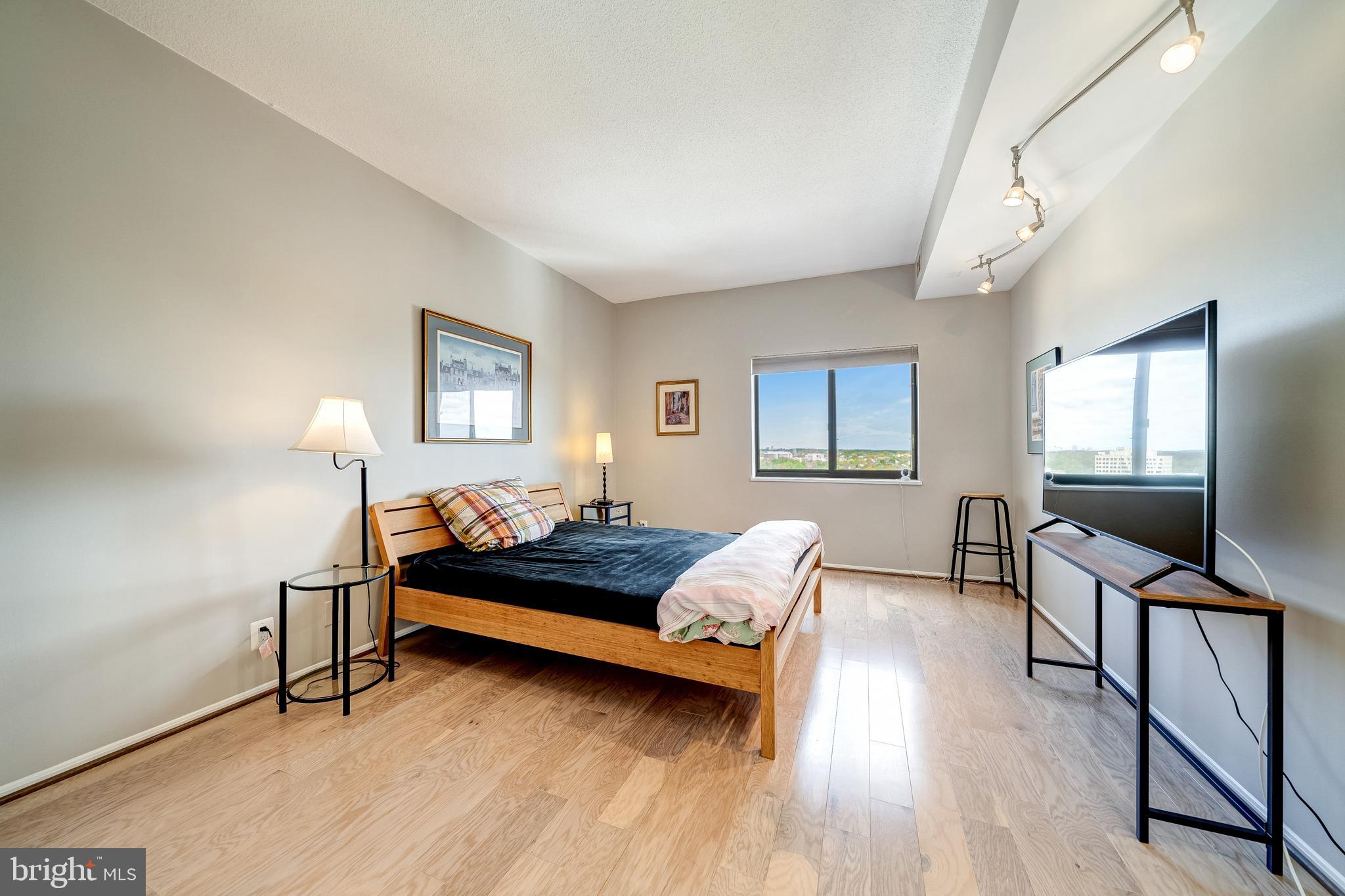 Real estate listing preview #23