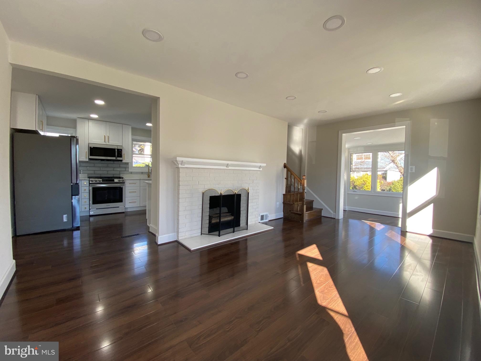 Real estate listing preview #6