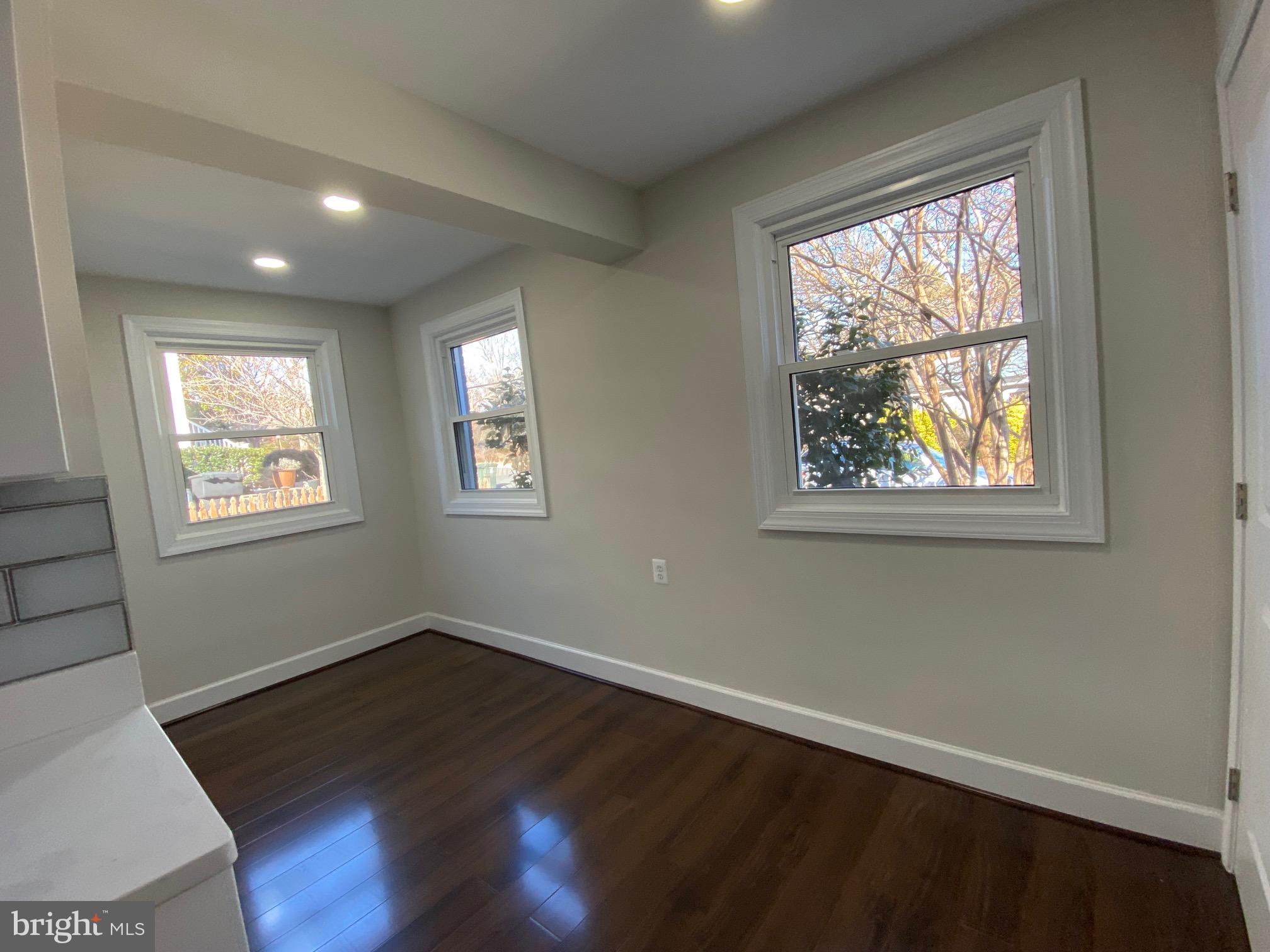 Real estate listing preview #11