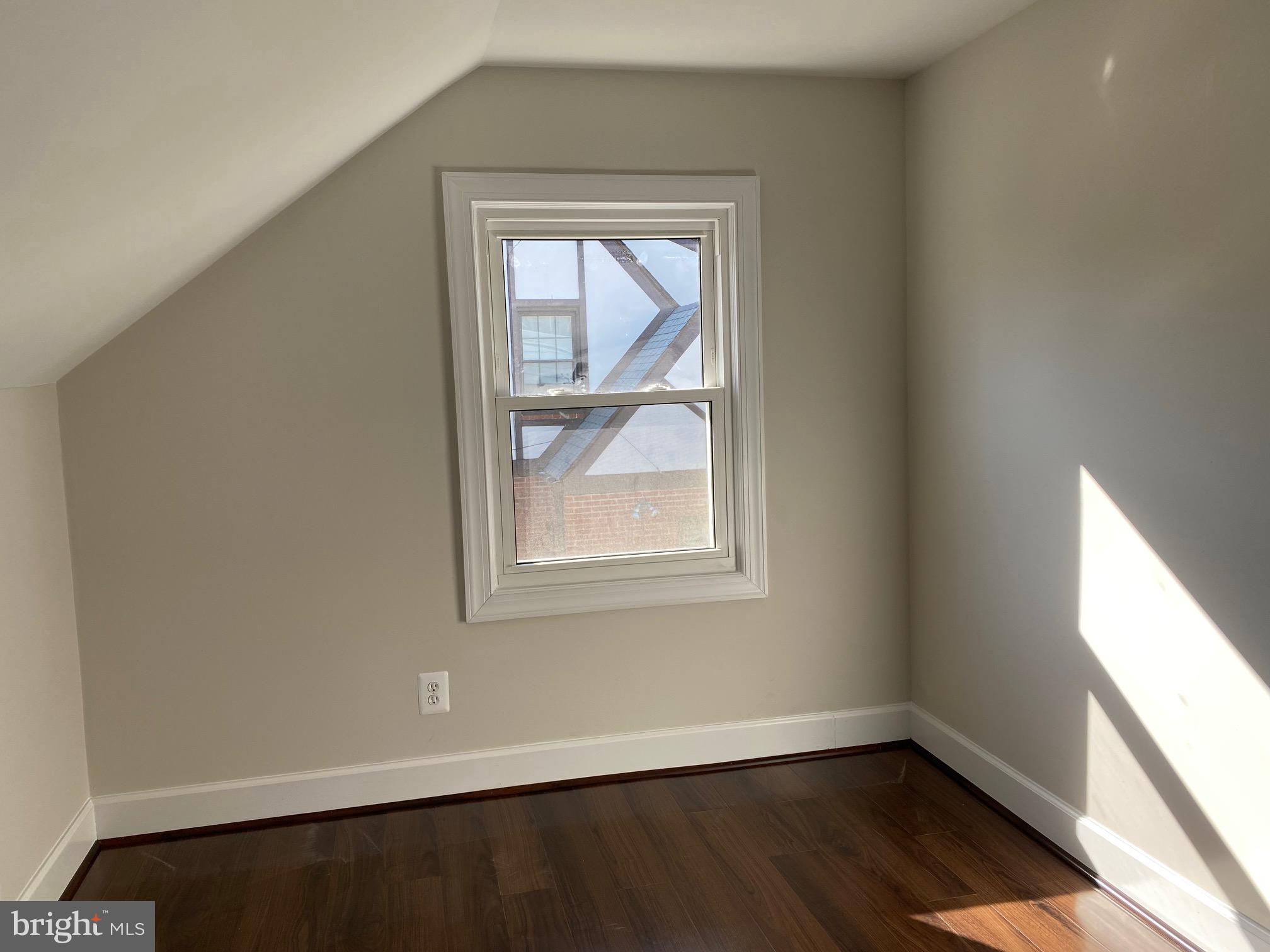 Real estate listing preview #16