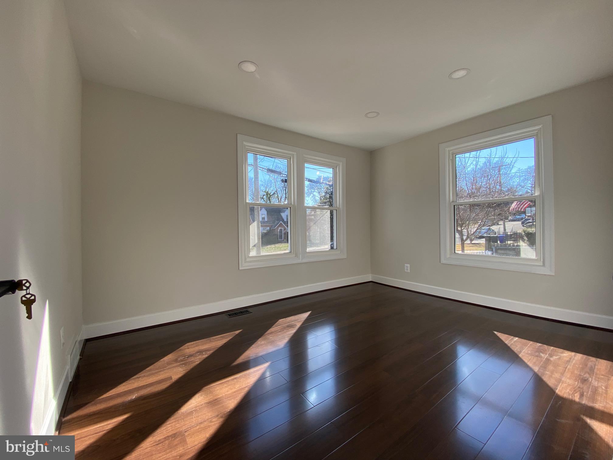 Real estate listing preview #13