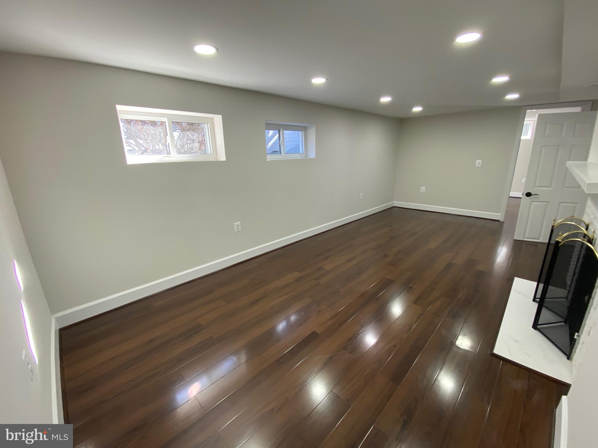 Real estate listing preview #24