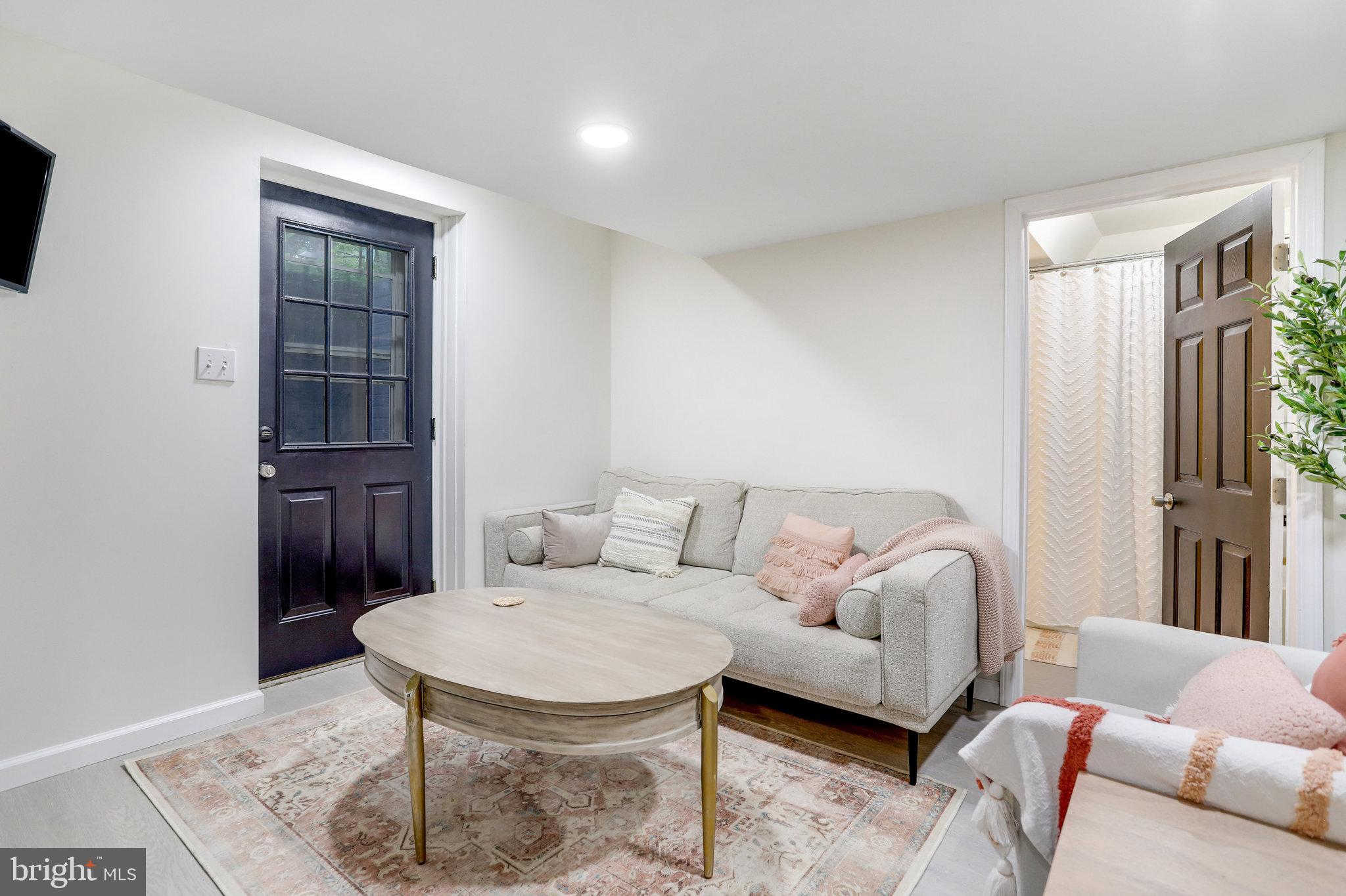 Real estate listing preview #9