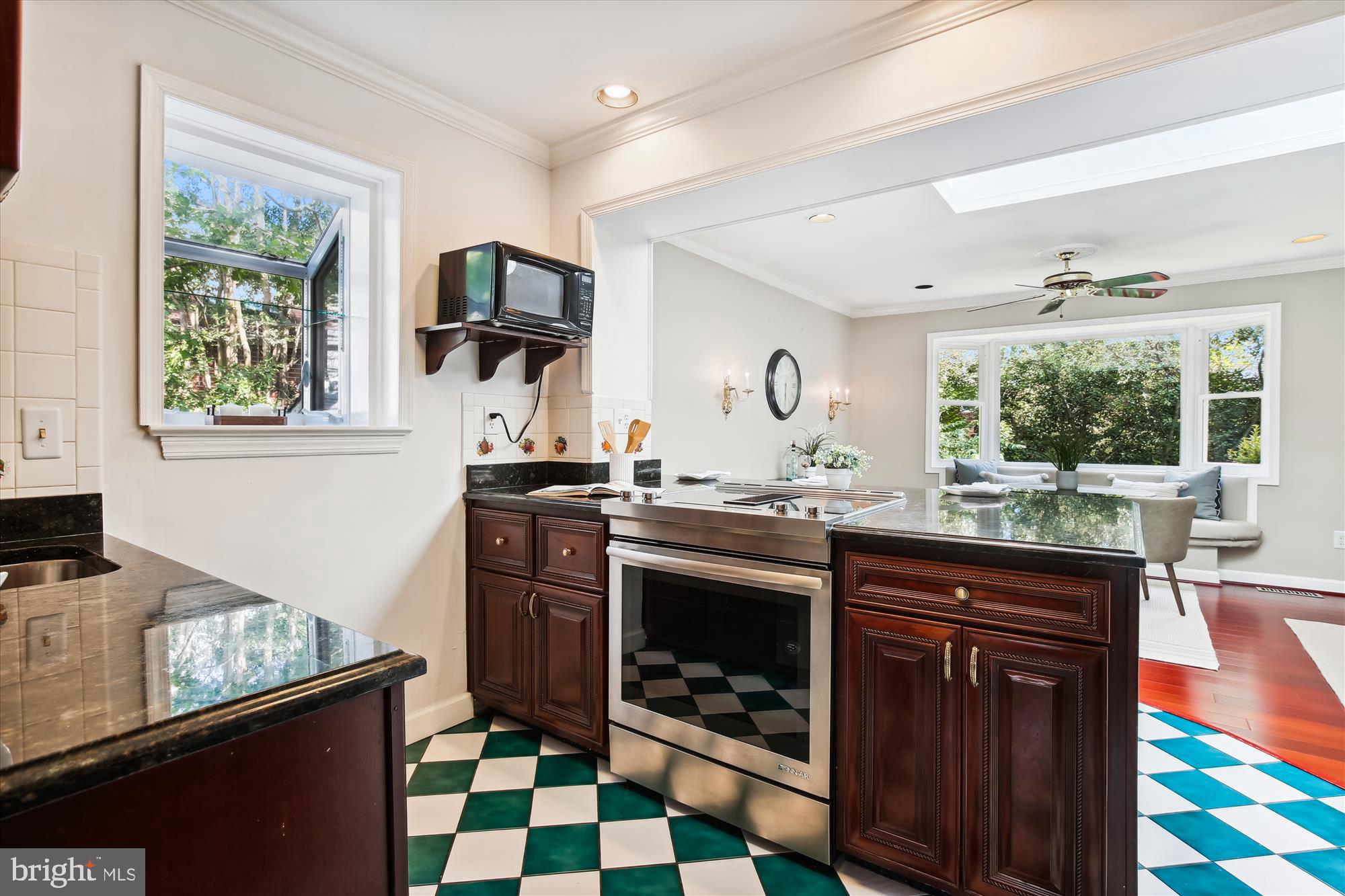 Real estate listing preview #14