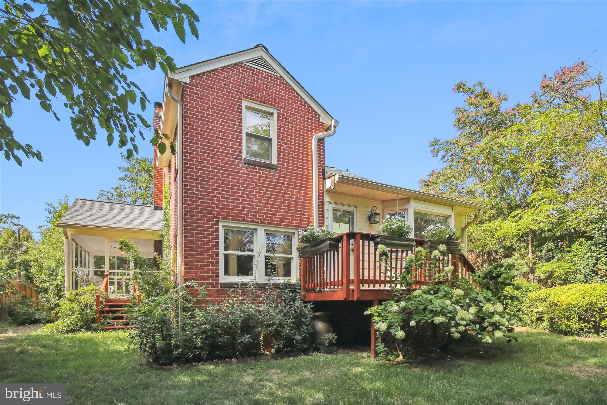 Real estate listing preview #2