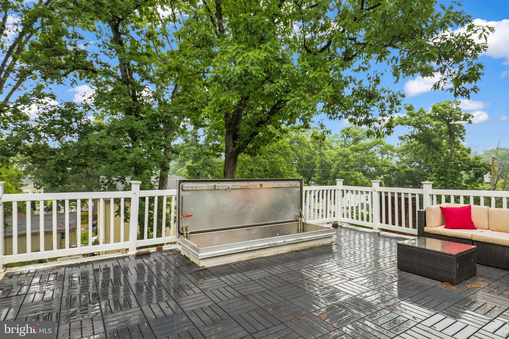 Real estate listing preview #24