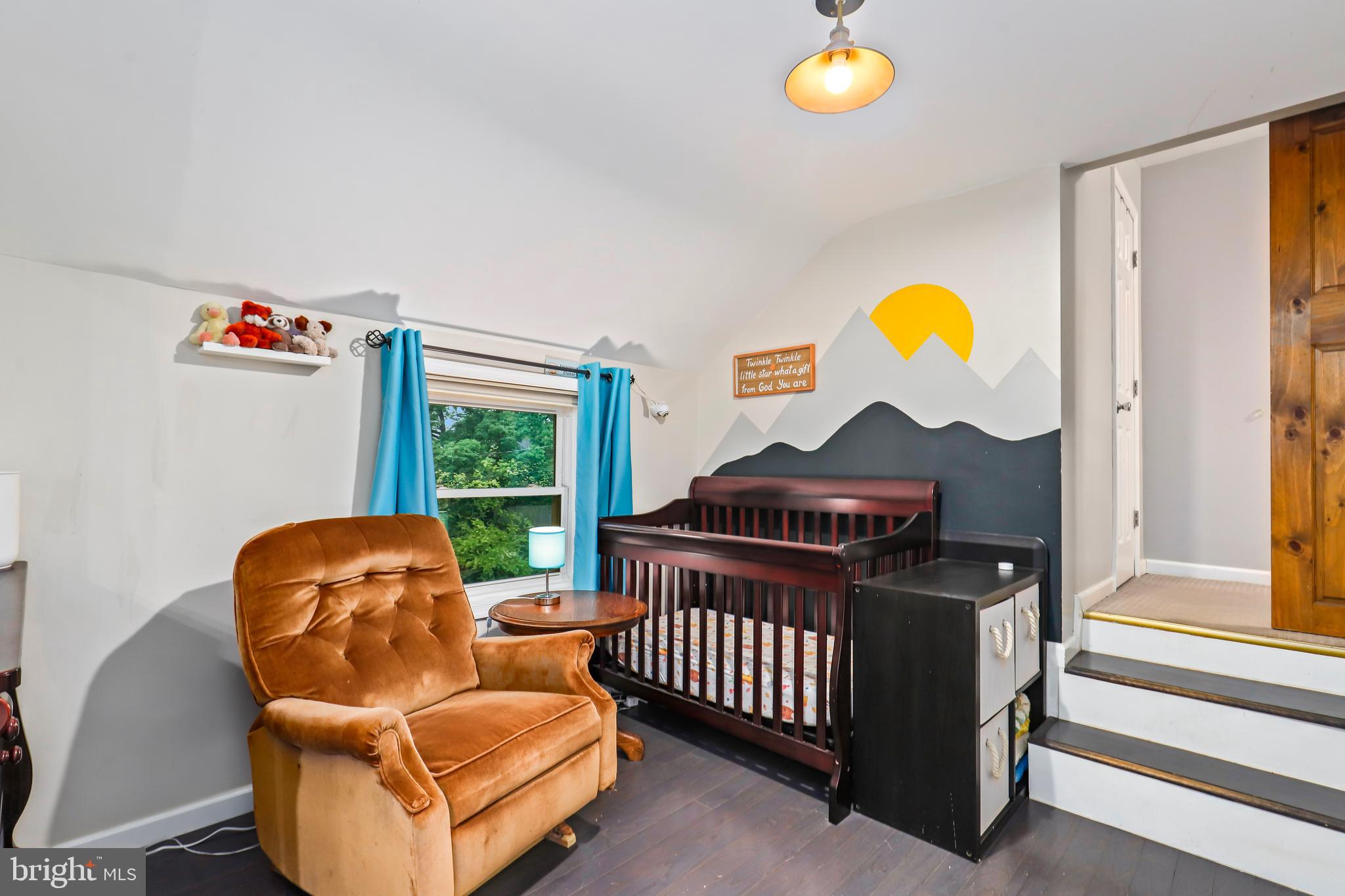 Real estate listing preview #12