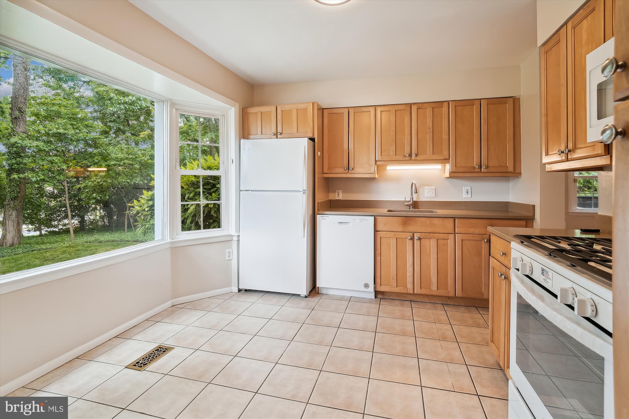 Real estate listing preview #11