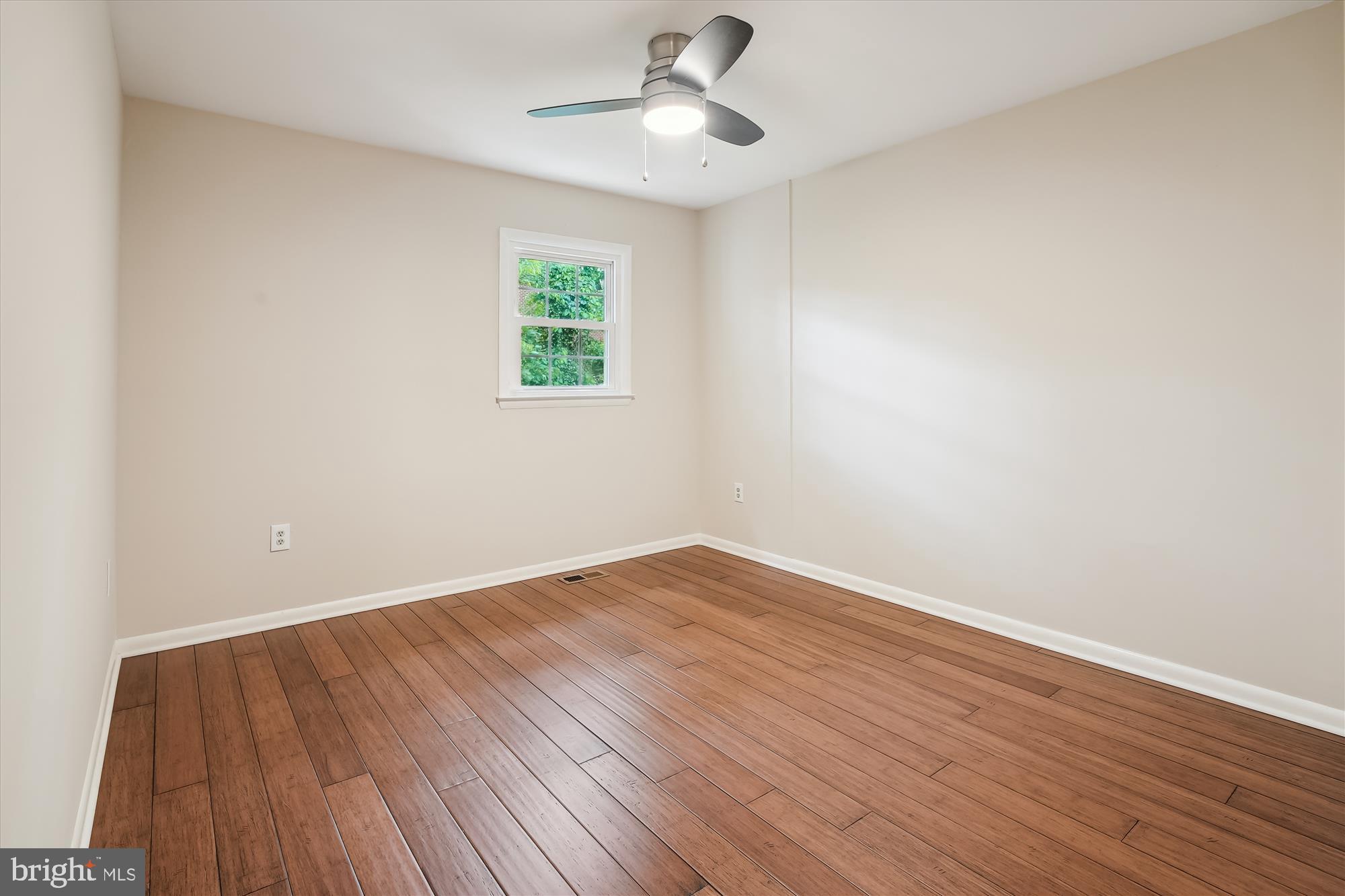 Real estate listing preview #23