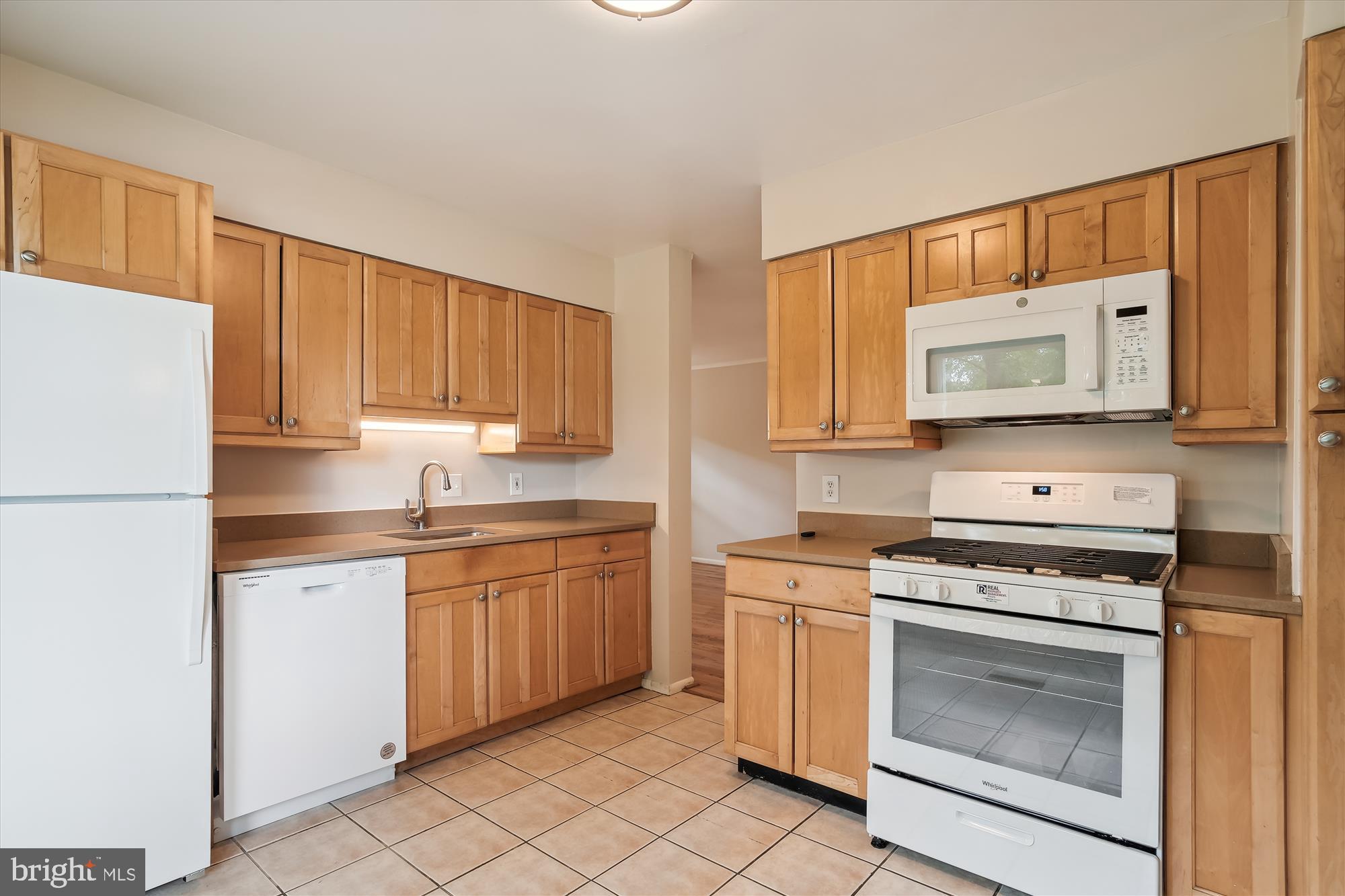 Real estate listing preview #12