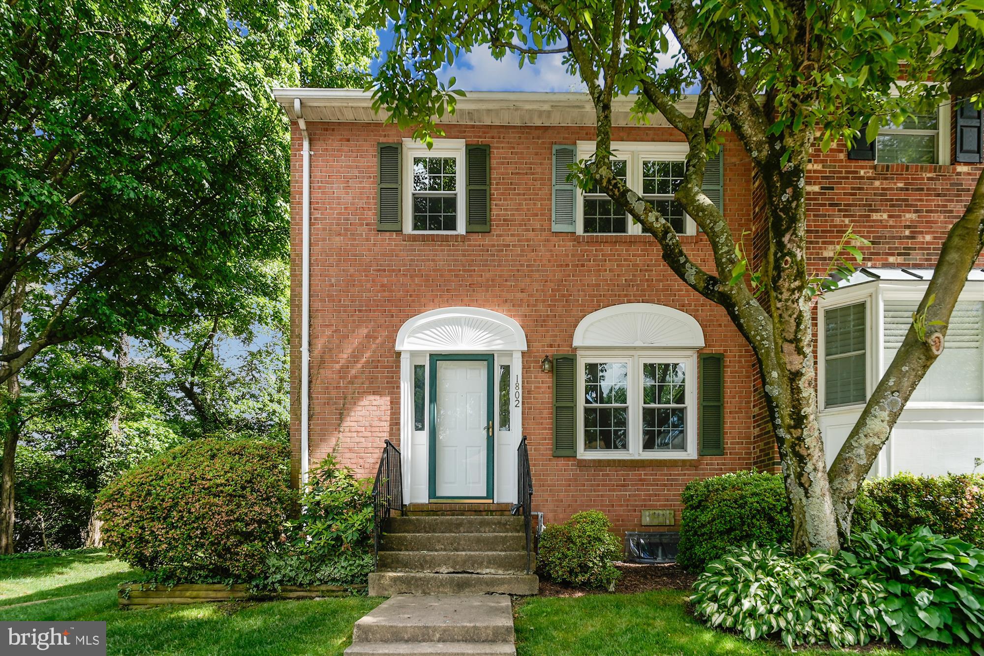 Real estate listing preview #2