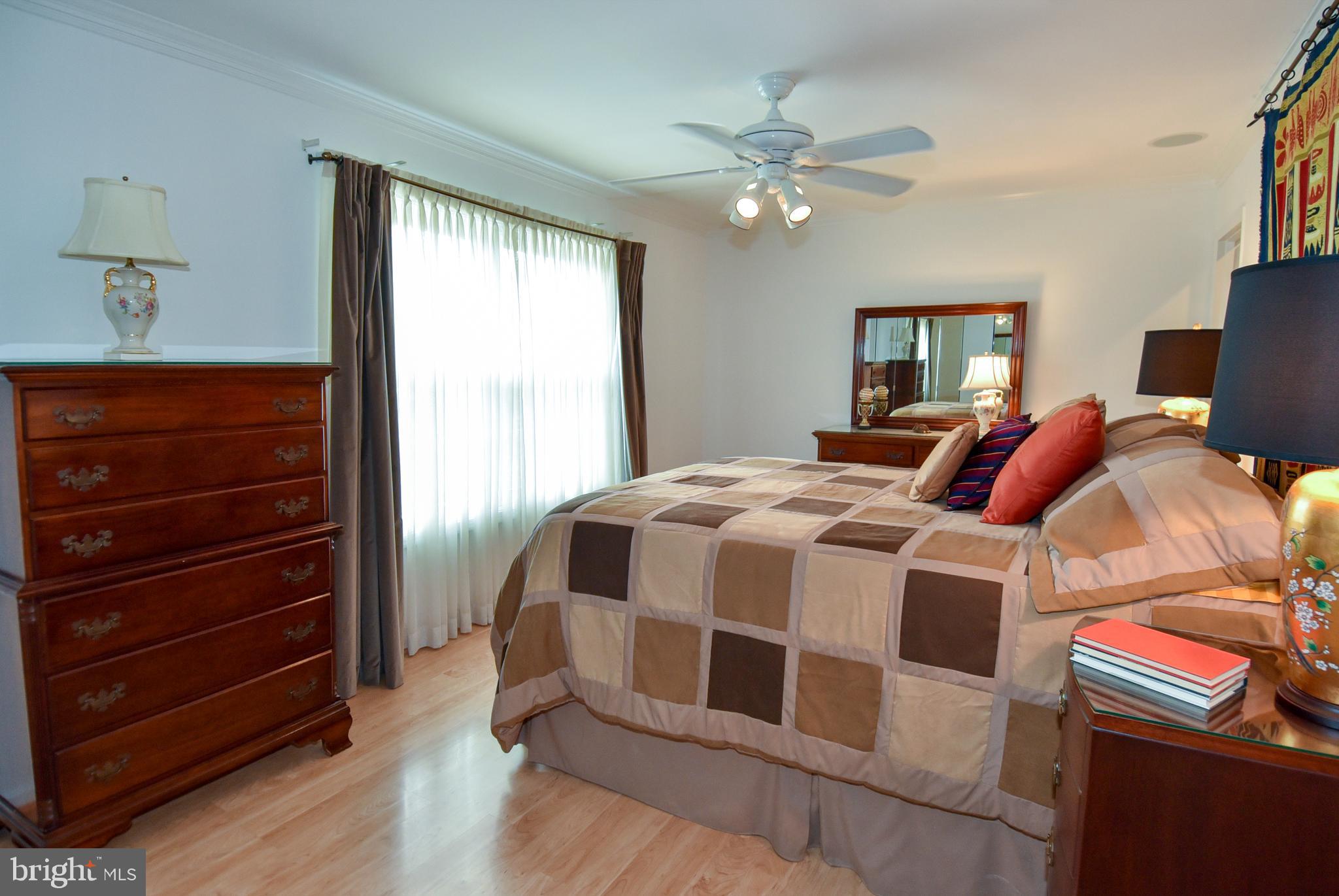 Real estate listing preview #24