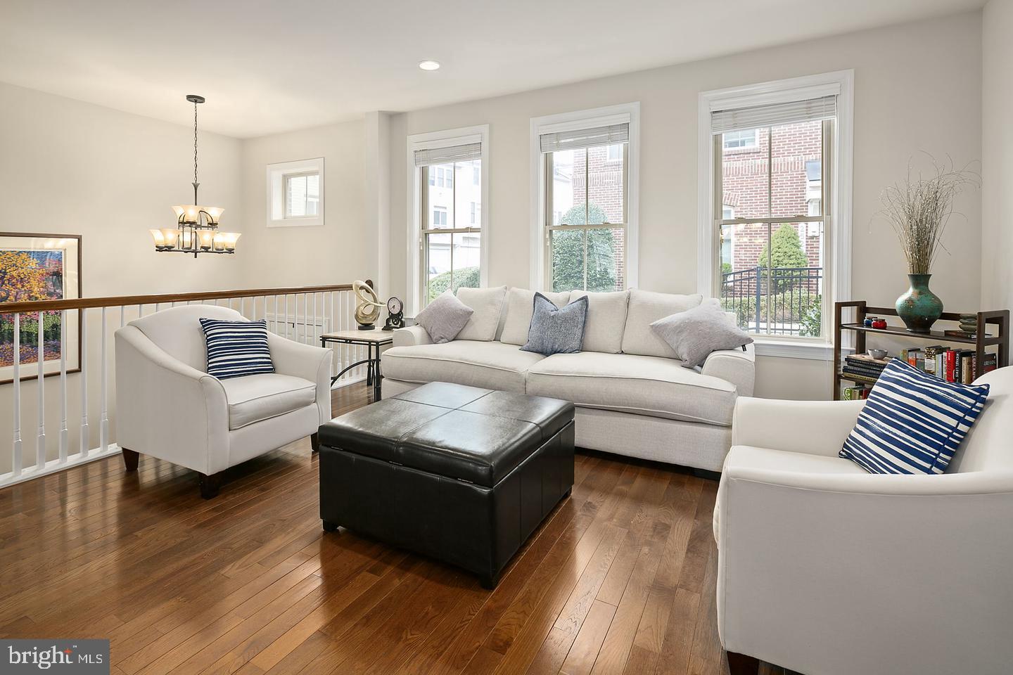 Real estate listing preview #6