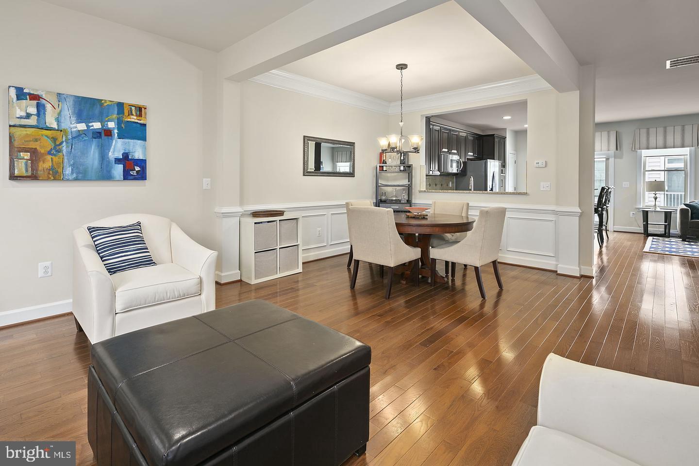 Real estate listing preview #8