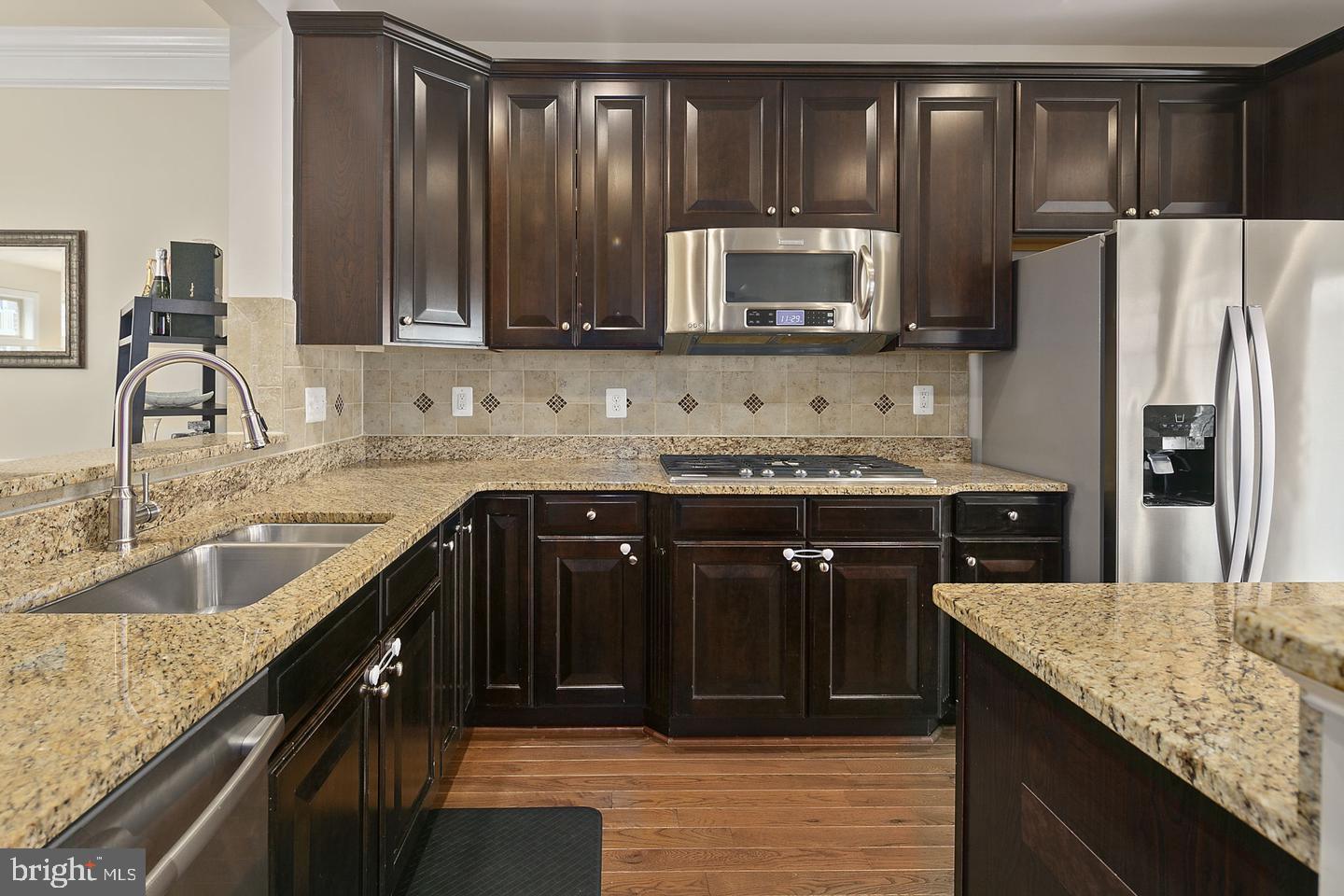 Real estate listing preview #16