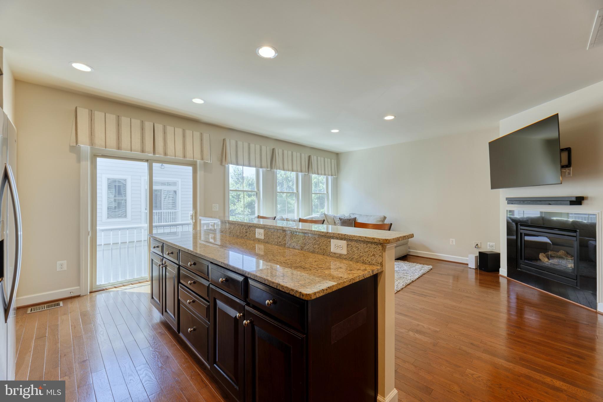 Real estate listing preview #14