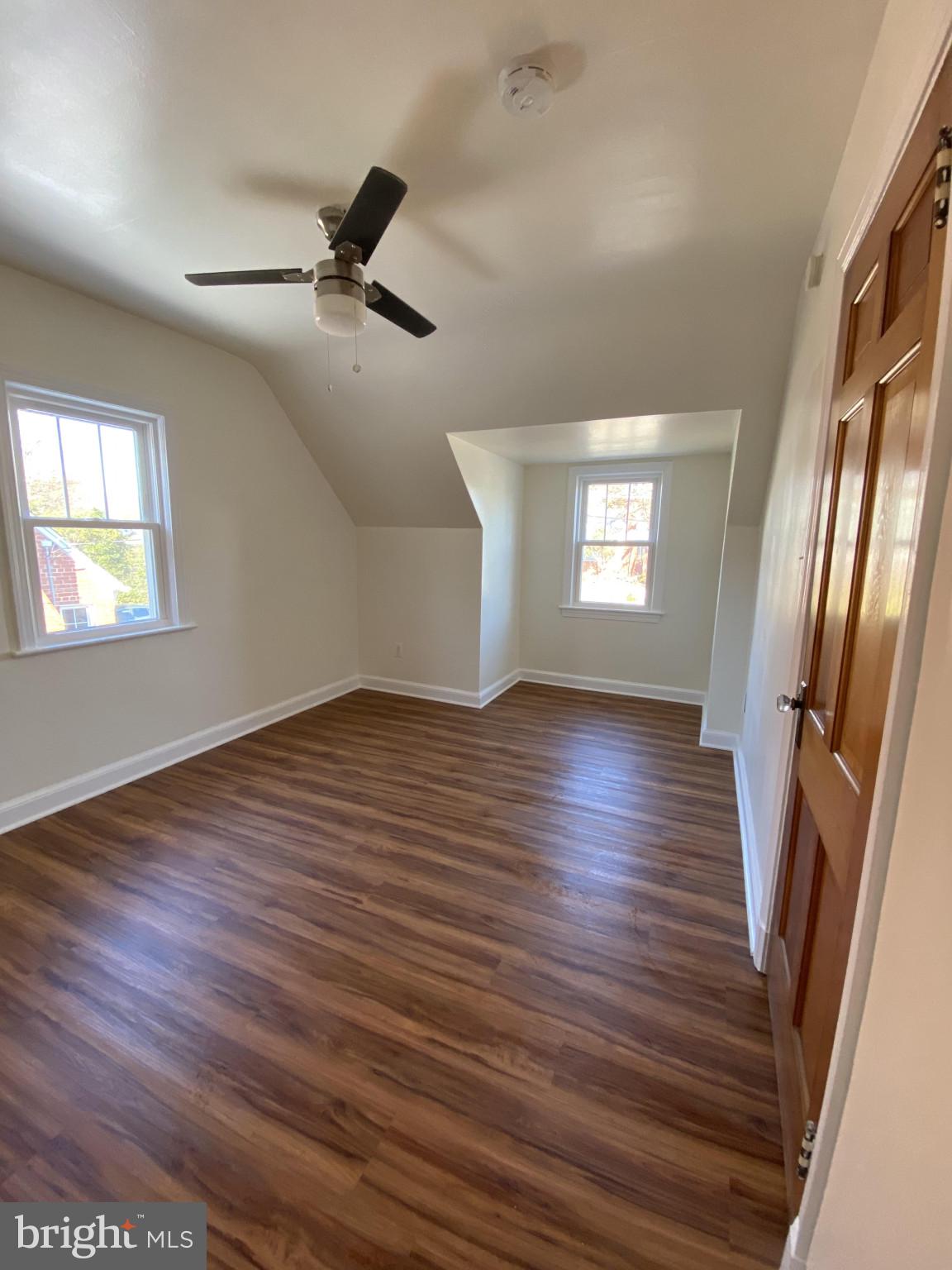 Real estate listing preview #8