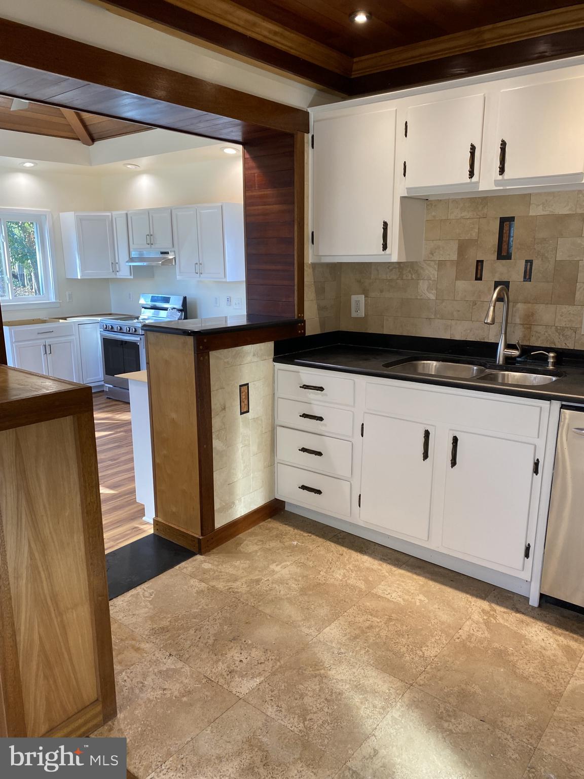 Real estate listing preview #24