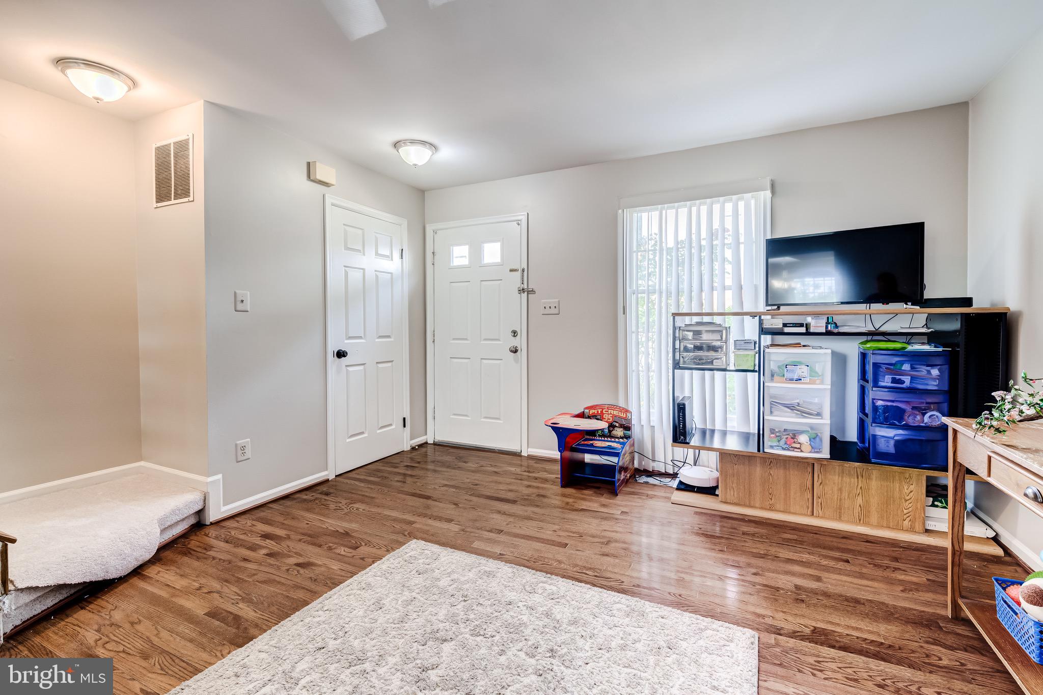 Real estate listing preview #16