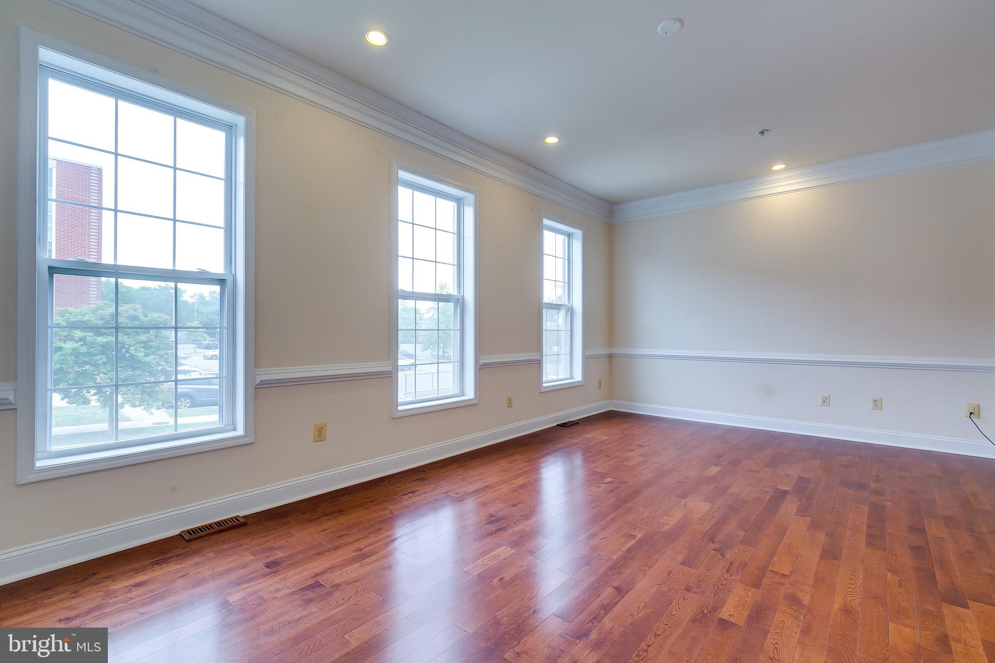 Real estate listing preview #15