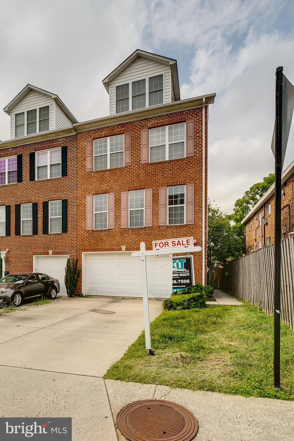 Real estate listing preview #2