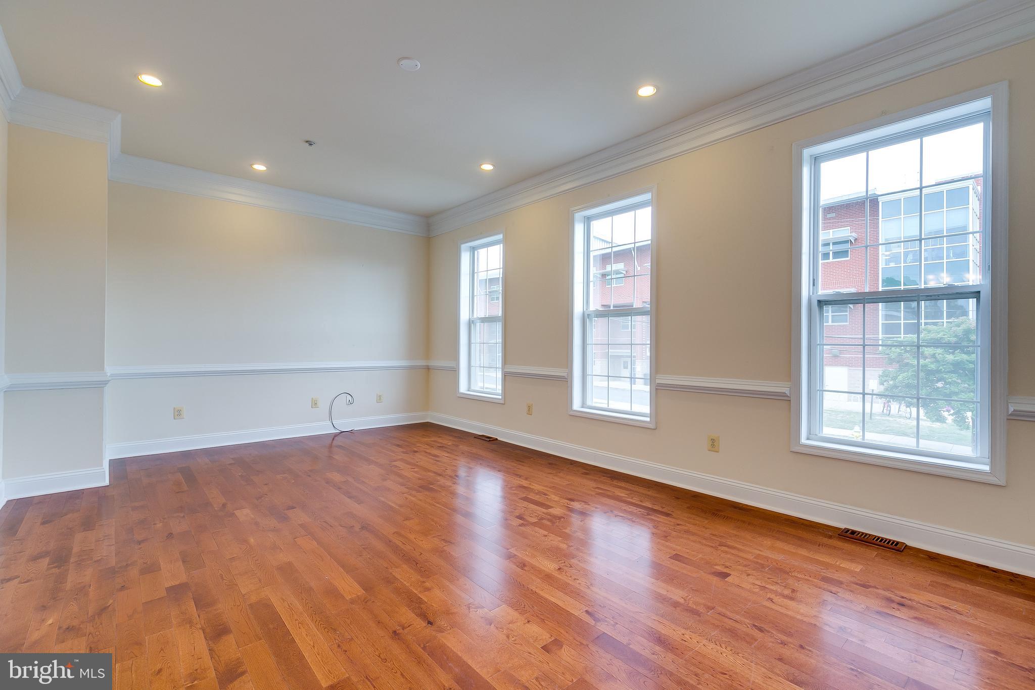 Real estate listing preview #17