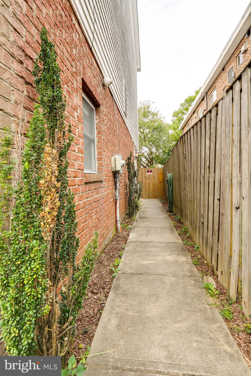 Real estate listing preview #6