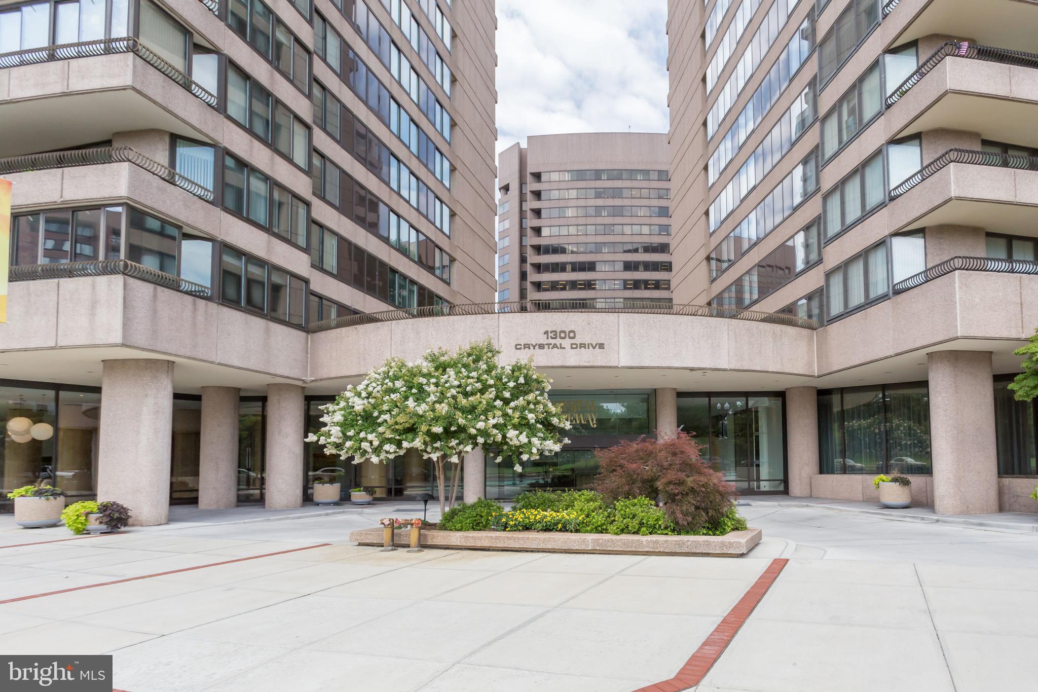 Real estate listing preview #3