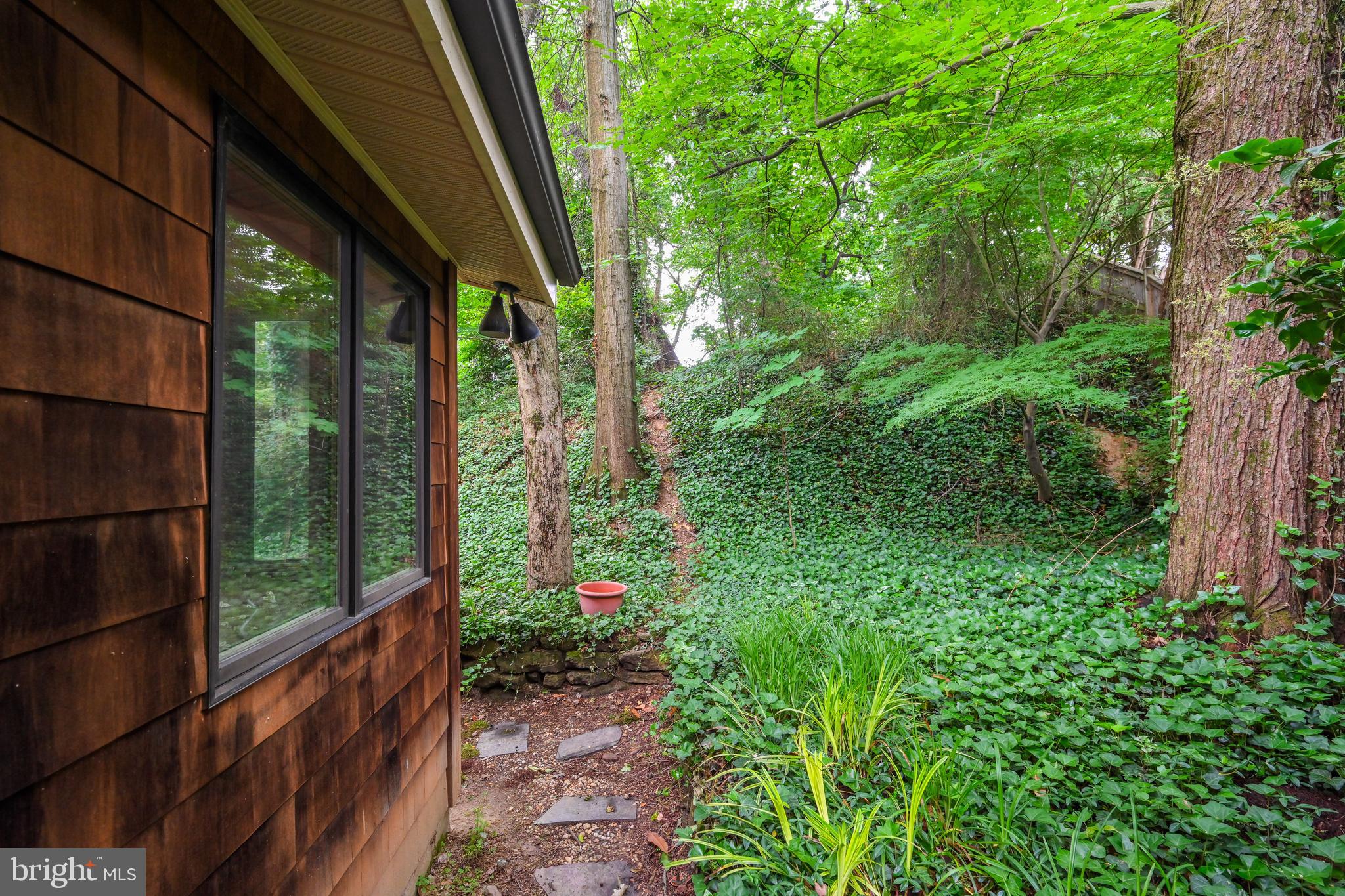 Real estate listing preview #12