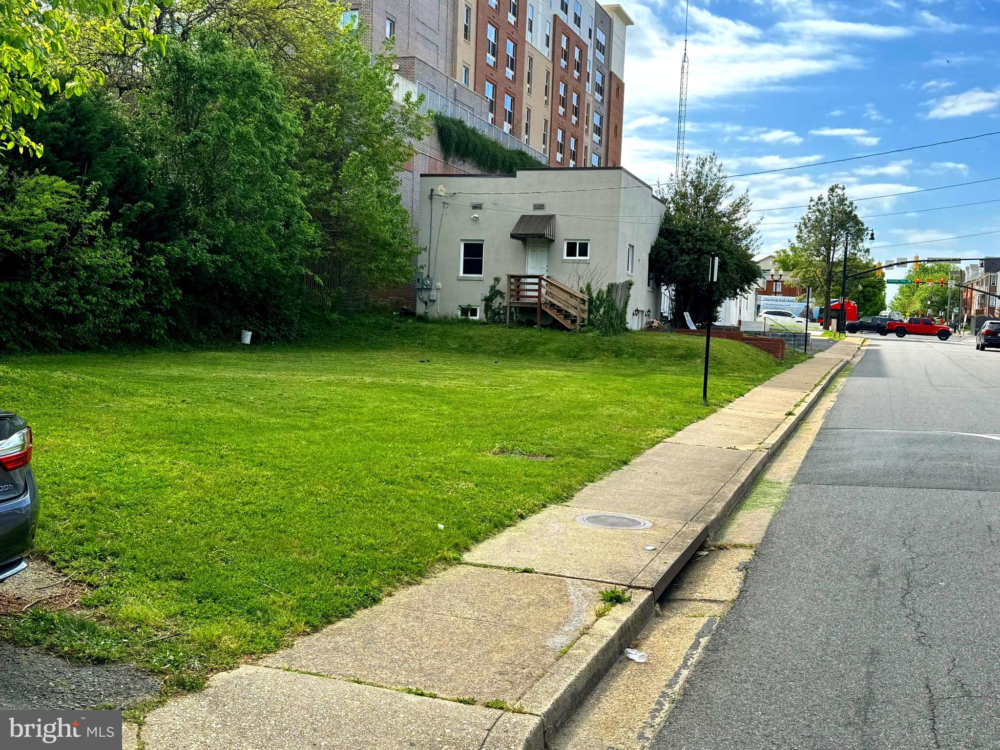 Real estate listing preview #4