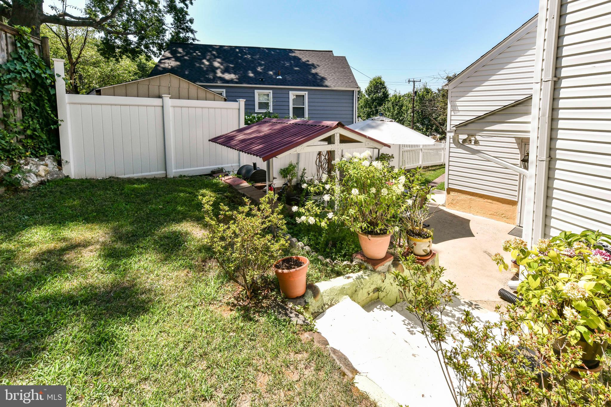 Real estate listing preview #24